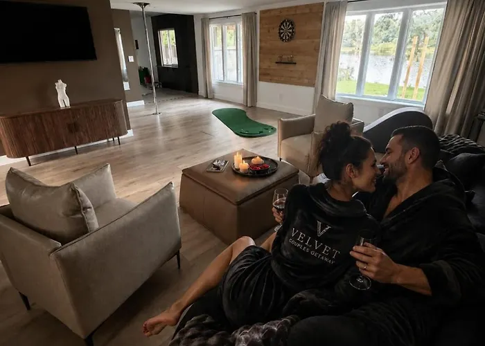 Velvet - Couples Getaway With Exclusive Velvet Room Ferienhaus Rockford
