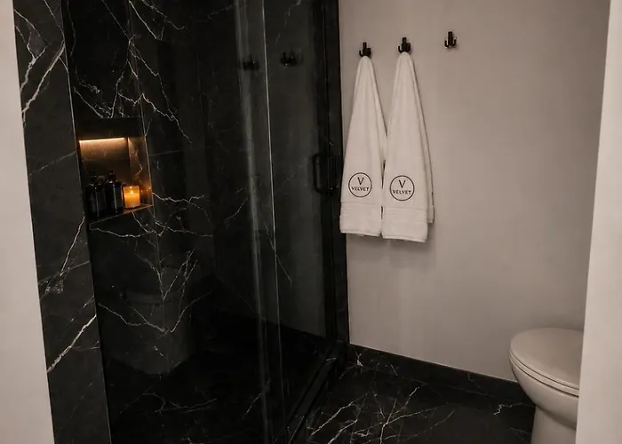Velvet - Couples Getaway With Exclusive Velvet Room * Rockford