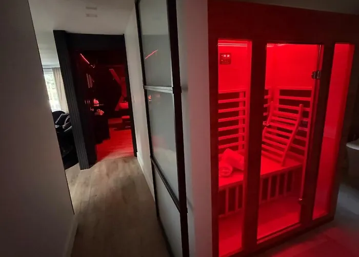 Velvet - Couples Getaway With Exclusive Velvet Room *