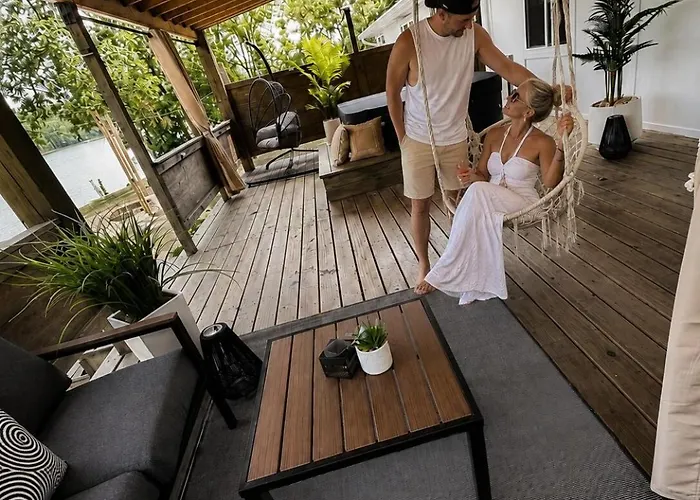 Ferienhaus Velvet - Couples Getaway With Exclusive Velvet Room Rockford