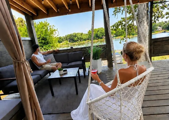 Velvet - Couples Getaway With Exclusive Velvet Room *