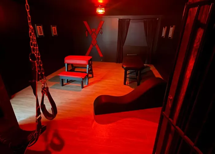 Velvet - Couples Getaway With Exclusive Velvet Room Rockford